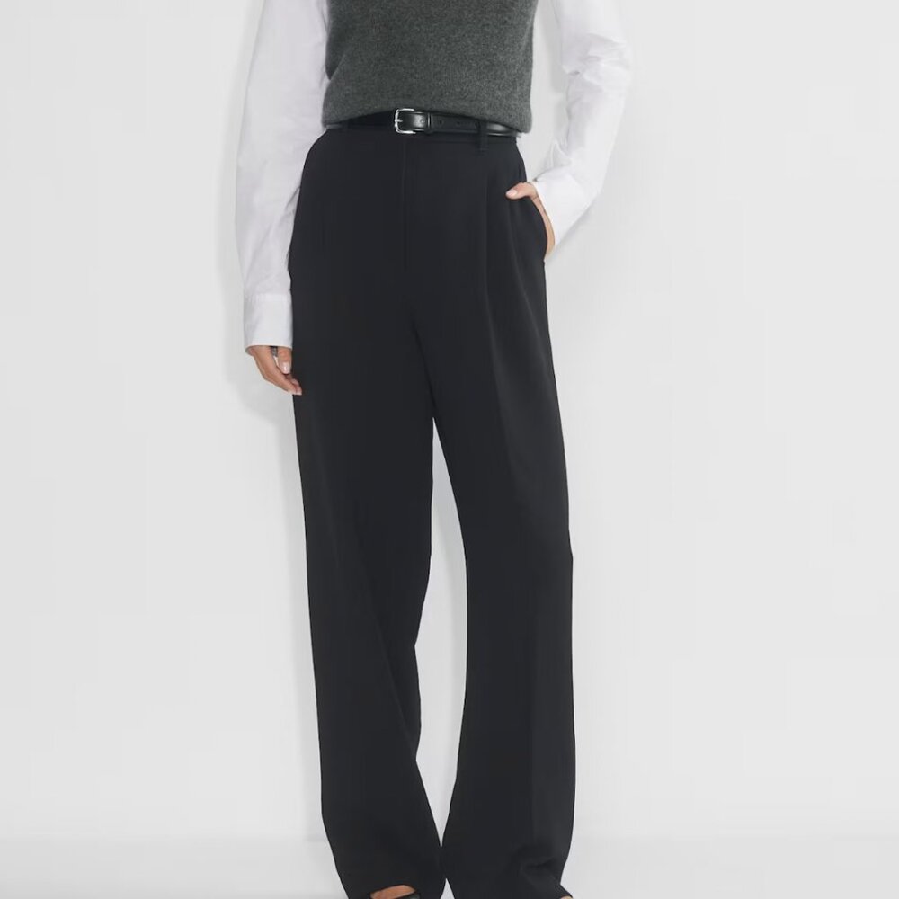 Brand New w/ Tag: Aritzia Effortless Pant (Black, Size 4)